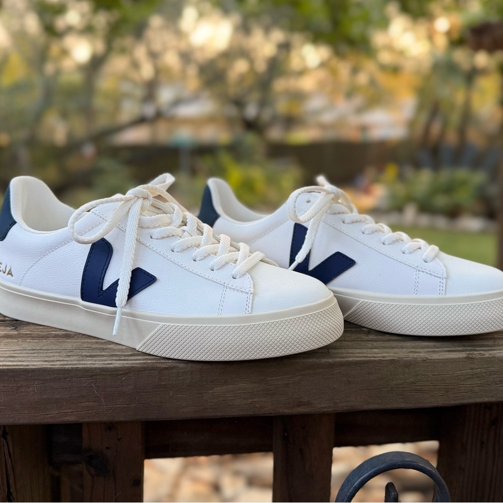 NWOB Veja Women's White Sneakers with Navy Logo